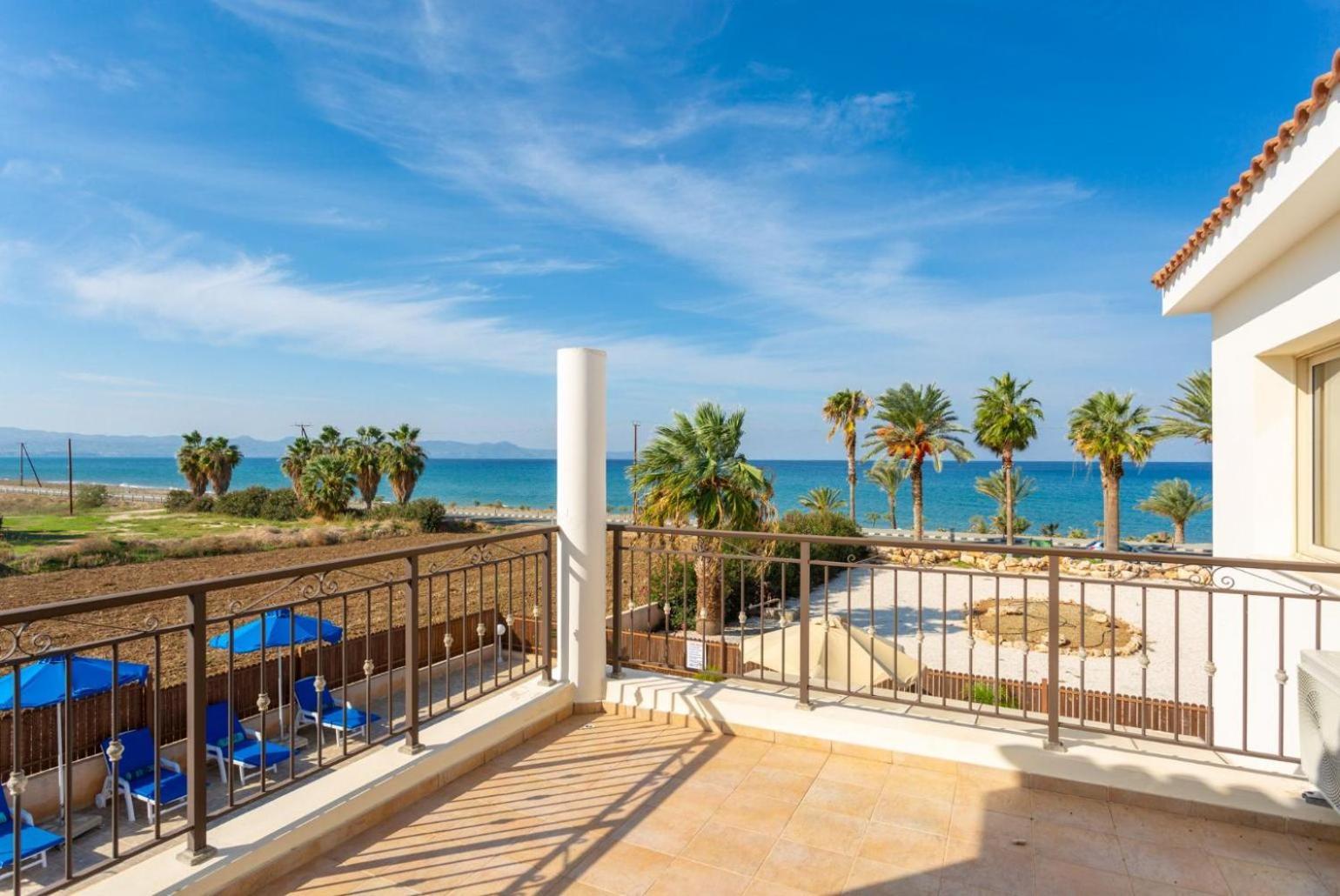 Villa Seashore One Paphos Exteriör bild