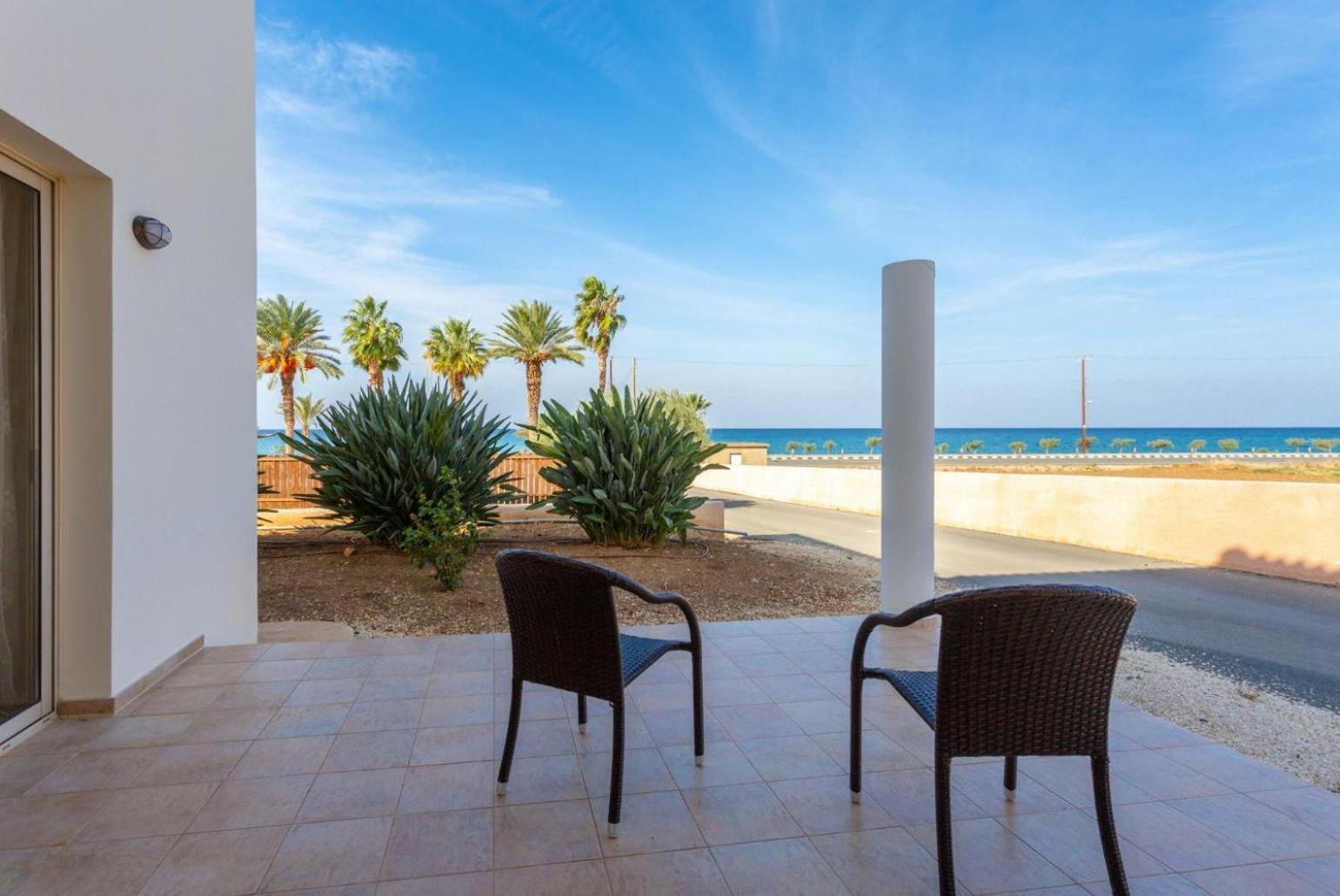 Villa Seashore One Paphos Exteriör bild